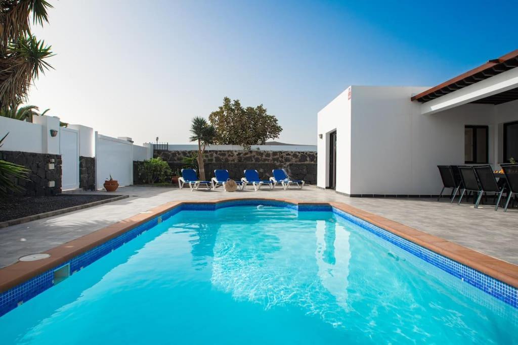 Casa Marlay Spacious, Heated Pool, Bbq & Fast Wi-Fi Only 15 Minutes Walk To Town Playa Blanca  Exteriér fotografie