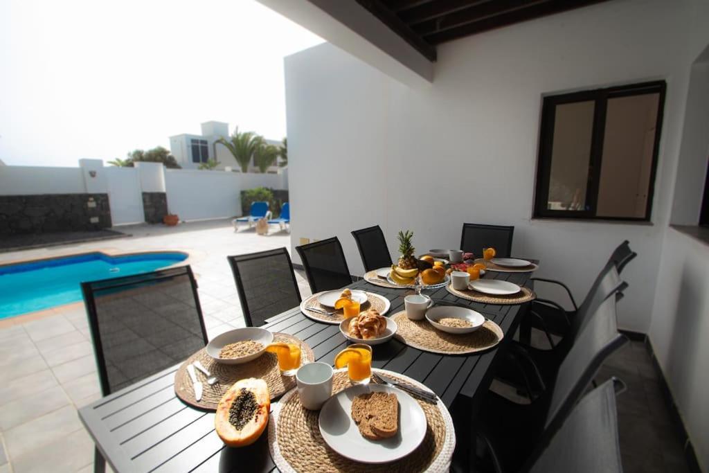 Casa Marlay Spacious, Heated Pool, Bbq & Fast Wi-Fi Only 15 Minutes Walk To Town Playa Blanca  Exteriér fotografie