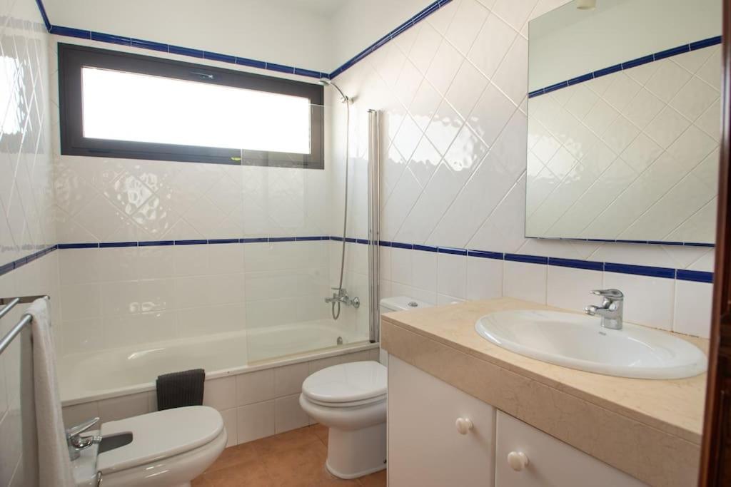 Casa Marlay Spacious, Heated Pool, Bbq & Fast Wi-Fi Only 15 Minutes Walk To Town Playa Blanca  Exteriér fotografie