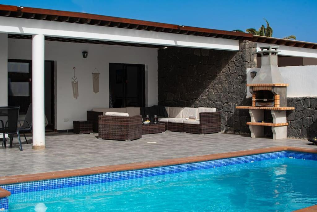 Casa Marlay Spacious, Heated Pool, Bbq & Fast Wi-Fi Only 15 Minutes Walk To Town Playa Blanca  Exteriér fotografie