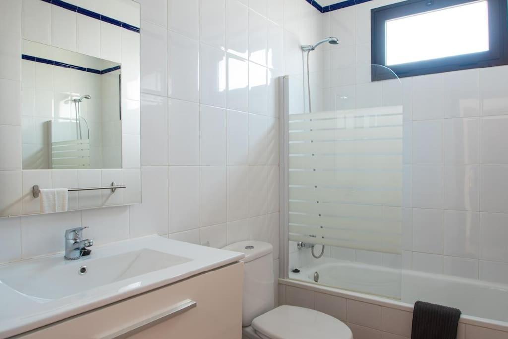 Casa Marlay Spacious, Heated Pool, Bbq & Fast Wi-Fi Only 15 Minutes Walk To Town Playa Blanca  Exteriér fotografie