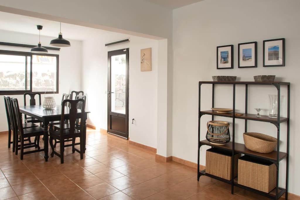 Casa Marlay Spacious, Heated Pool, Bbq & Fast Wi-Fi Only 15 Minutes Walk To Town Playa Blanca  Exteriér fotografie