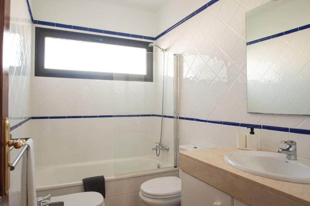 Casa Marlay Spacious, Heated Pool, Bbq & Fast Wi-Fi Only 15 Minutes Walk To Town Playa Blanca  Exteriér fotografie